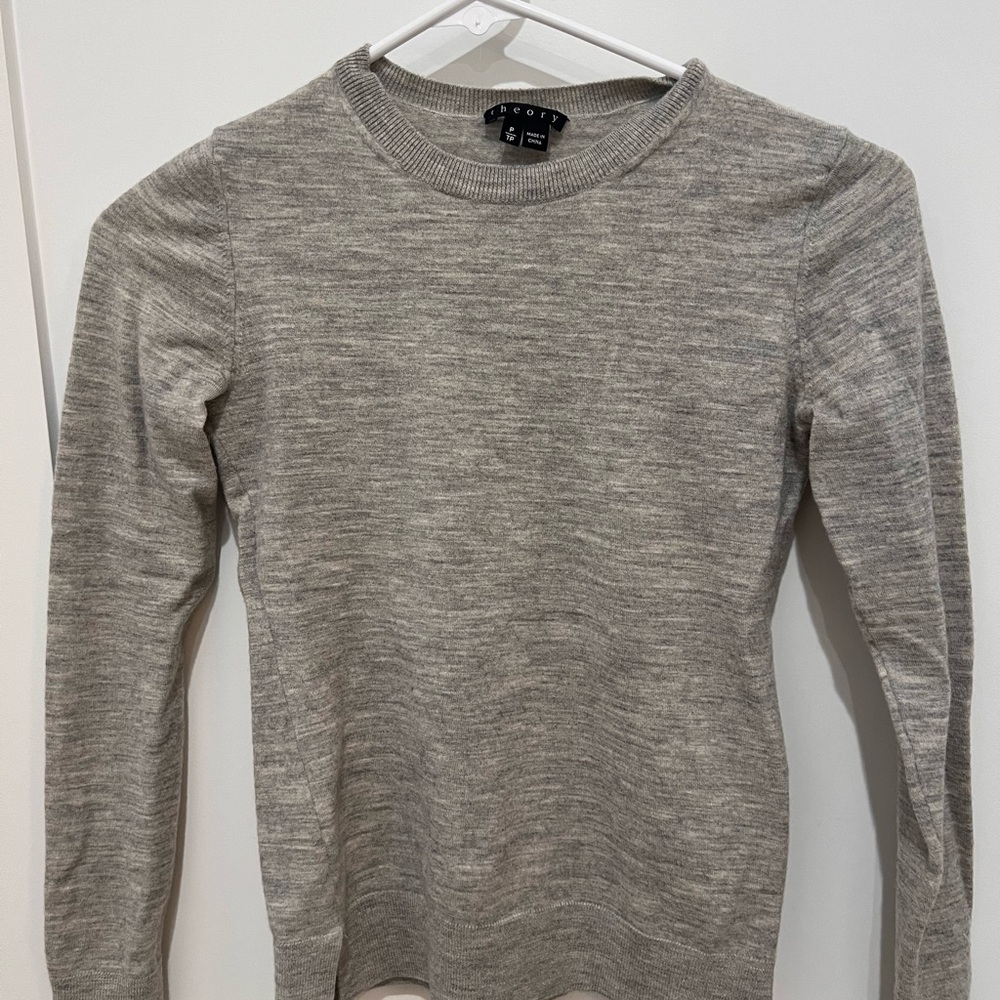 Theory Light Gray Knit Top Petite